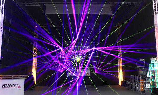 Лазерное шоу - заказать лазерное шоу для детей, лазерное 3d шоу на день рождения в Москве